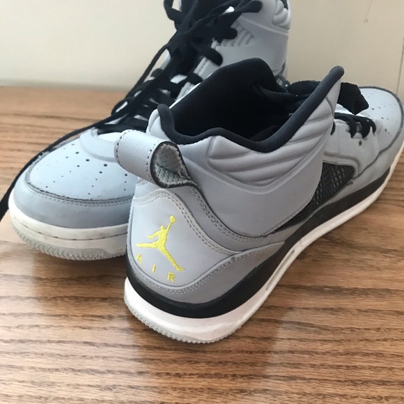 Jordan shoes - Picture 2 of 2